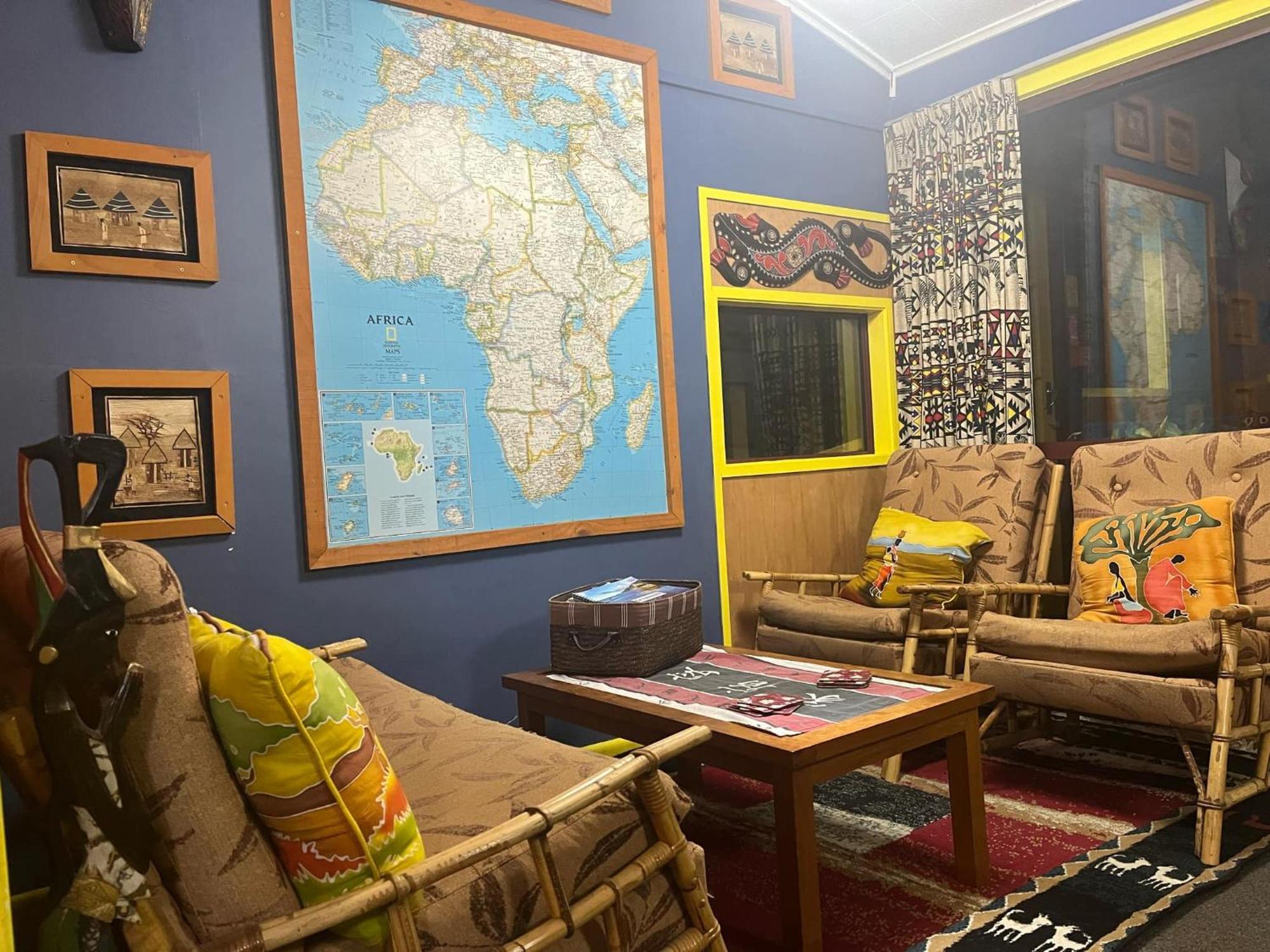 Global Village Travellers Lodge Greymouth Eksteriør bilde The interior of the African House