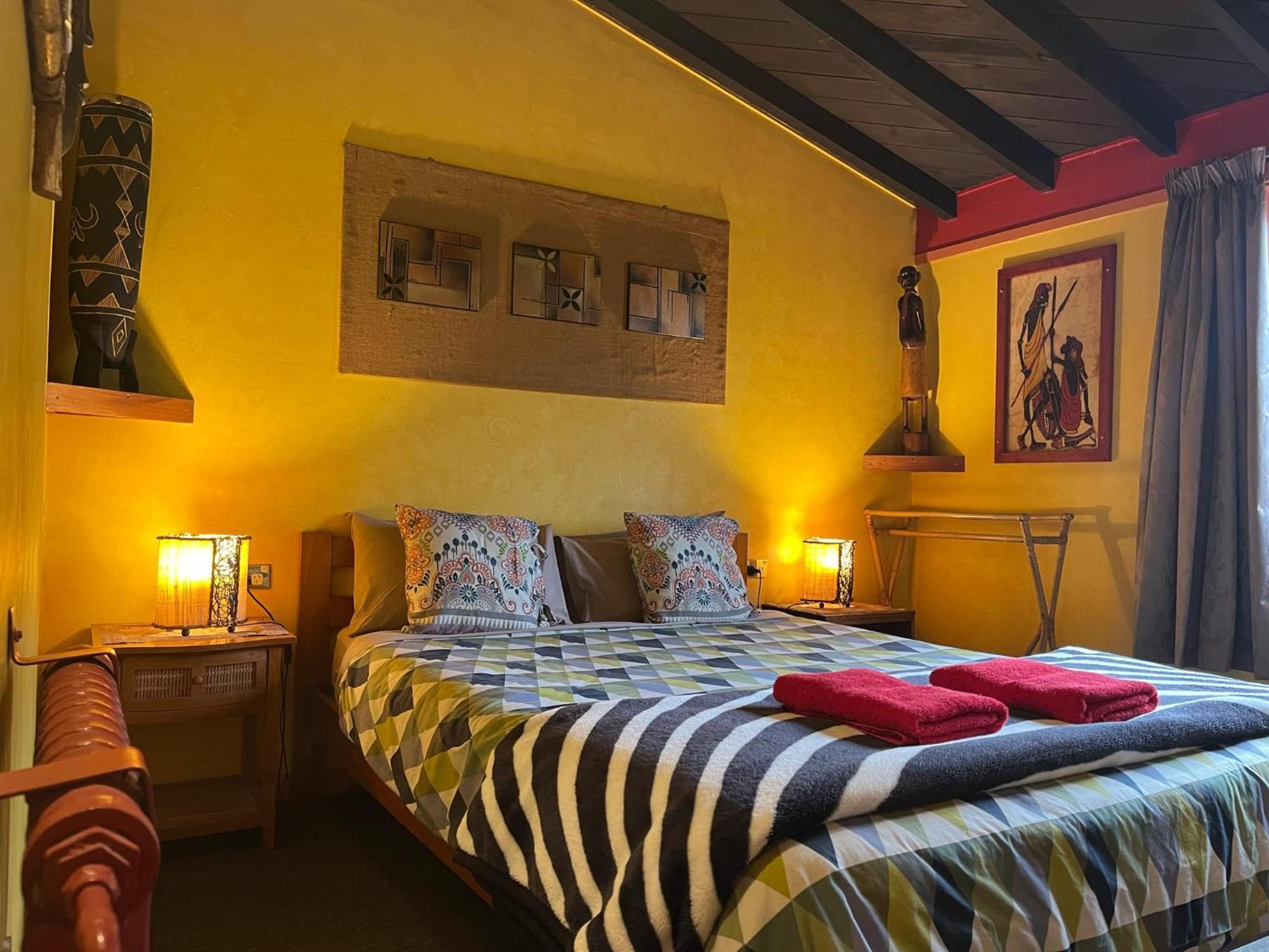 Global Village Travellers Lodge Greymouth Eksteriør bilde Guest room at the hotel