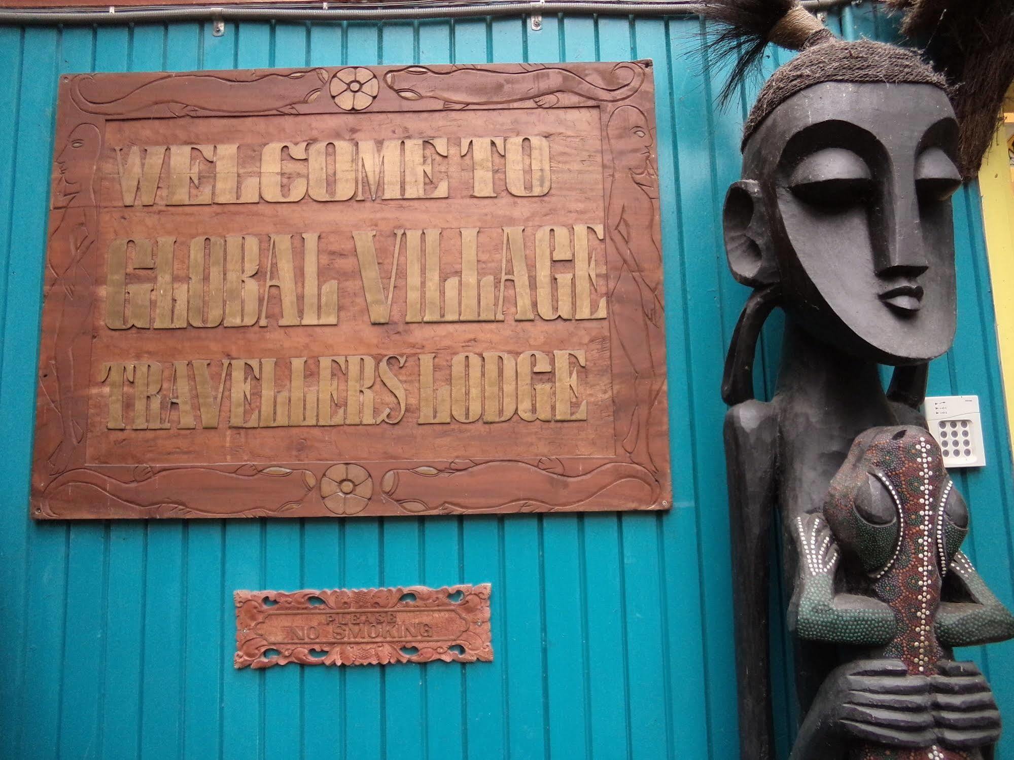 Global Village Travellers Lodge Greymouth Eksteriør bilde Entrance to the museum