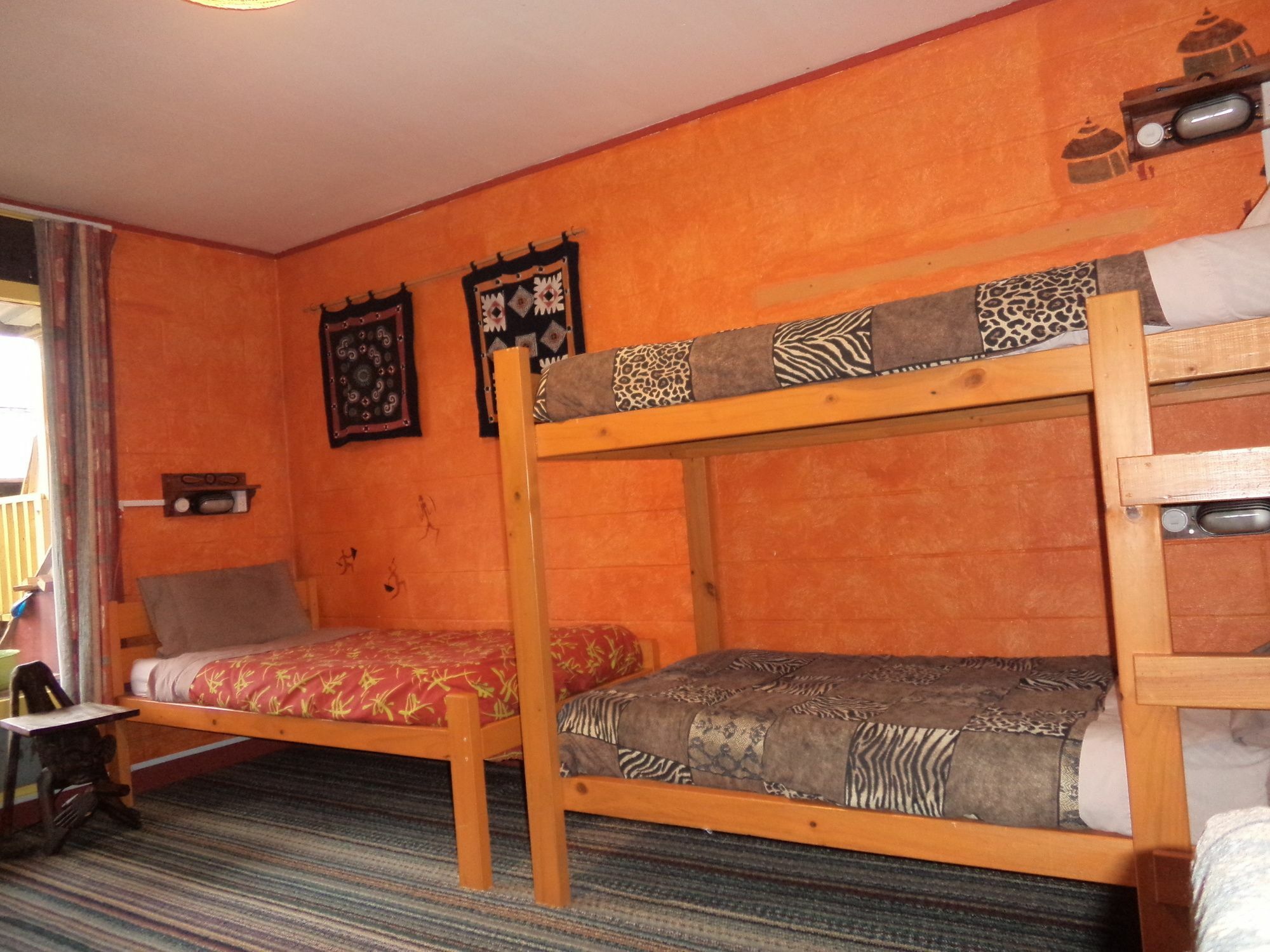 Global Village Travellers Lodge Greymouth Eksteriør bilde A typical room at Club Med
